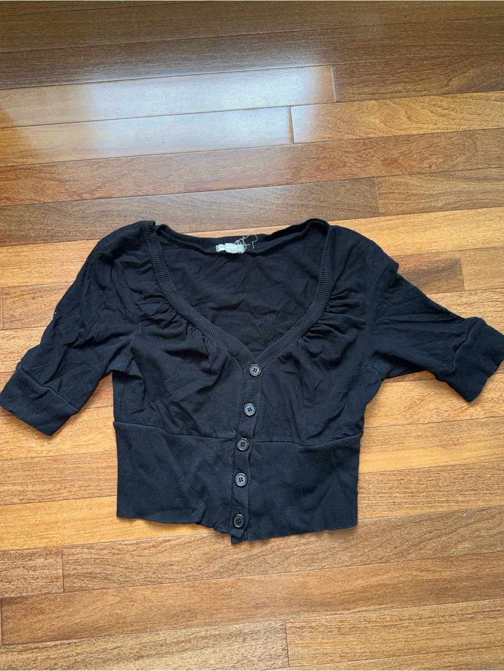 Zenana Outfitters Black Cropped Button-Down Top